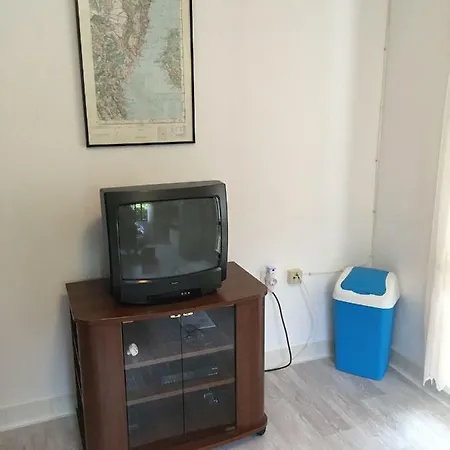 The Sunny Fig Apartment *